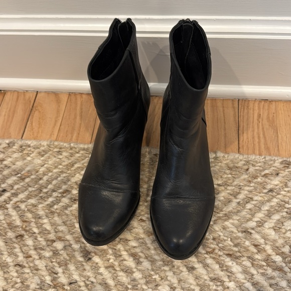 Black Ankle Boots for Women size 6 - Picture 3 of 5